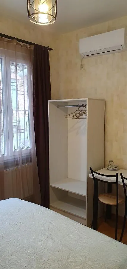 Πανσιόν Number 9 Ξενοδοχείο Τυφλίδα